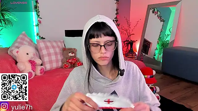  Jessy Moon  online show from February 15, 2026, 7:57 pm