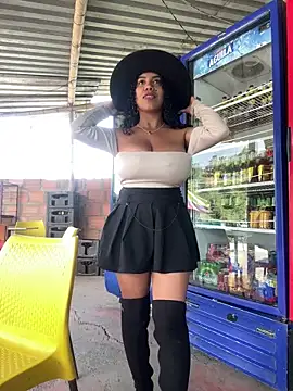 serena willow online show from November 18, 2025, 7:50 pm