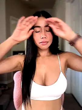 JazzieXo online show from December 17, 2025, 8:25 pm