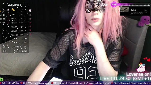 strawberry muffin online show from February 4, 2025, 7:22 pm