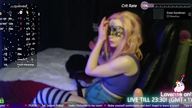 strawberry muffin online show from February 3, 2025, 9:39 pm