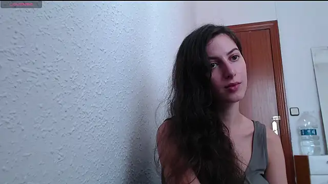  Hot Lady  online show from September 18, 2025, 12:19 pm