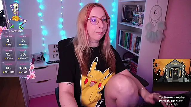 Snapshot of JustKerry chatting on October 29, 2025, 9:30 am JustKerry online show from October 29, 2025, 9:30 am