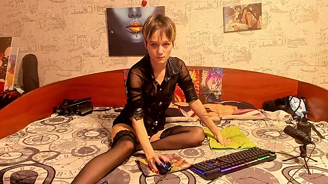 KagamiTayga online show from October 18, 2025, 2:57 am