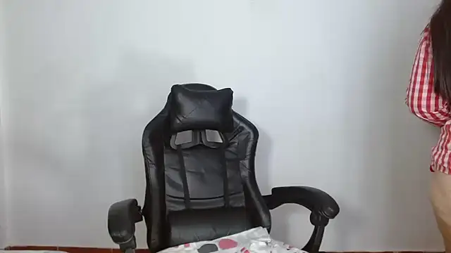 Victoriaevans1 online show from April 8, 2026, 2:40 pm