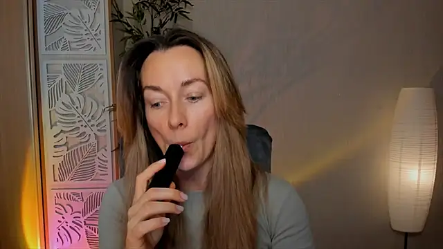 RebeccaMartinez online show from February 26, 2026, 12:16 pm