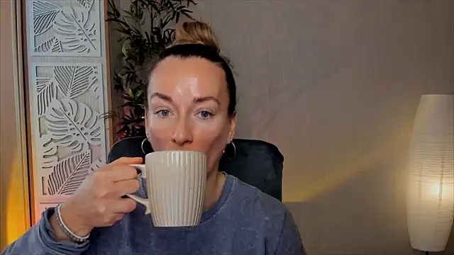 RebeccaMartinez online show from February 23, 2026, 6:25 am