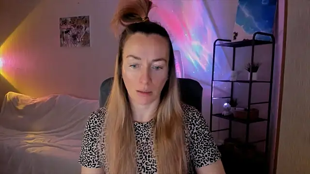 RebeccaMartinez online show from December 15, 2025, 5:57 am