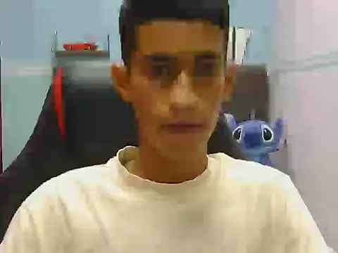 Snapshot of Angelstripboy chatting on July 9, 2026, 10:42 pm Angelstripboy online show from July 9, 2026, 10:42 pm