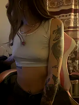 LittleBabyCat22 online show from November 18, 2025, 2:59 am