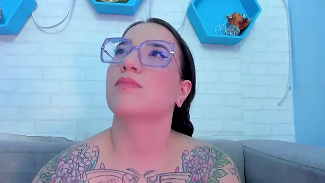 Snapshot of DEVA_BLUE_ chatting on January 28, 2025, 8:04 am DEVA BLUE online show from January 28, 2025, 8:04 am