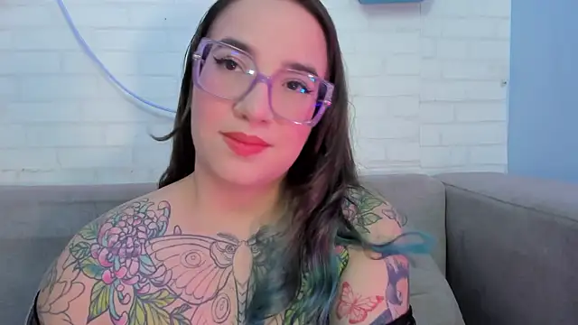 Snapshot of DEVA_BLUE_ chatting on February 7, 2025, 4:48 am DEVA BLUE online show from February 7, 2025, 4:48 am