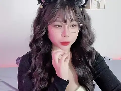   Lyly   online show from October 30, 2025, 1:59 am