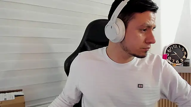 Rick Diesel  online show from November 4, 2025, 3:43 am