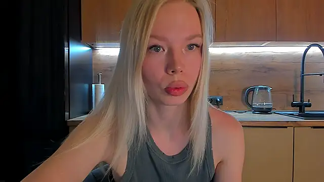 Snapshot of Olivia_Bells chatting on May 7, 2026, 9:18 pm Olivia Bells online show from May 7, 2026, 9:18 pm