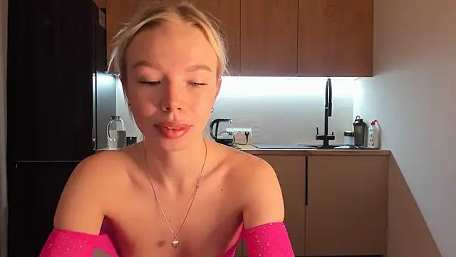 Olivia Bells online show from December 19, 2024, 9:27 pm
