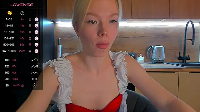 Snapshot of Olivia_Bells chatting on May 18, 2026, 9:19 pm Olivia Bells online show from May 18, 2026, 9:19 pm