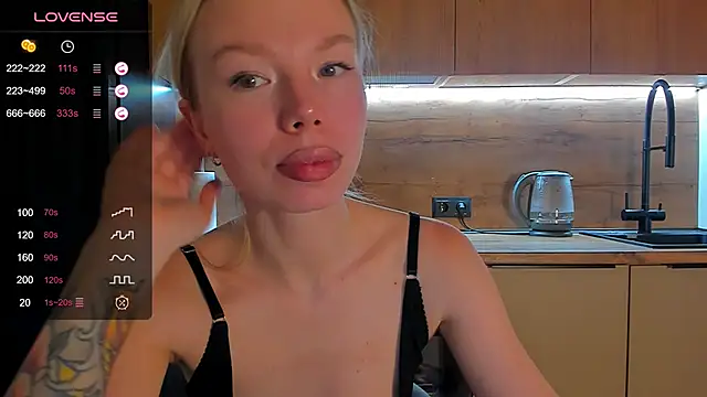 Snapshot of Olivia_Bells chatting on May 21, 2026, 9:45 pm Olivia Bells online show from May 21, 2026, 9:45 pm