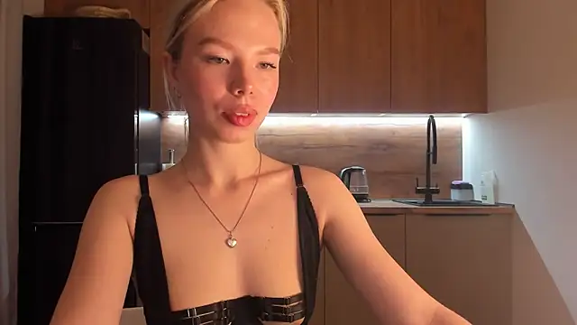 Olivia Bells online show from March 12, 2025, 9:35 pm