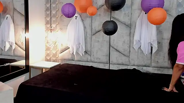 NiicolleMiller online show from October 27, 2025, 11:22 am