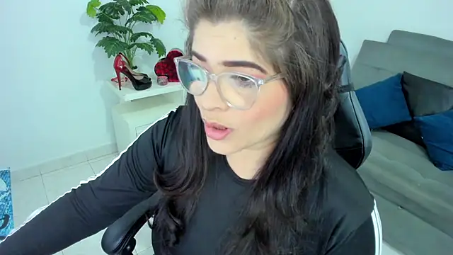 BellaFlaming online show from March 20, 2025, 10:10 am