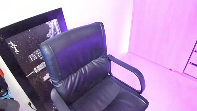 Snapshot of BellaFlaming chatting on May 13, 2026, 11:06 am BellaFlaming online show from May 13, 2026, 11:06 am