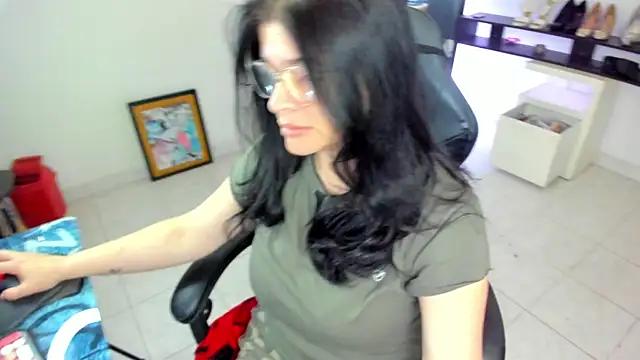 Snapshot of BellaFlaming chatting on April 29, 2026, 11:14 am BellaFlaming online show from April 29, 2026, 11:14 am