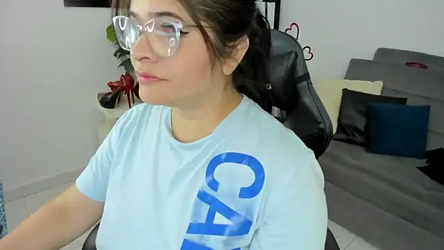 BellaFlaming online show from February 15, 2025, 9:17 pm