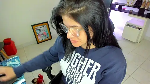 Snapshot of BellaFlaming chatting on April 28, 2026, 10:41 am BellaFlaming online show from April 28, 2026, 10:41 am