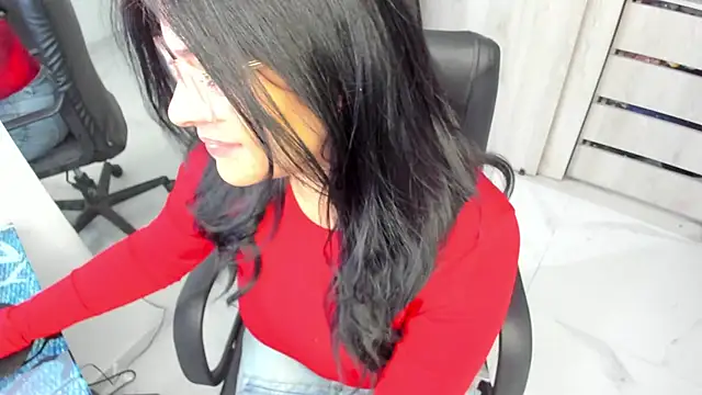 Snapshot of BellaFlaming chatting on June 18, 2026, 12:54 pm BellaFlaming online show from June 18, 2026, 12:54 pm
