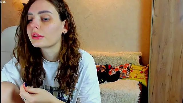 mia grantes online show from November 13, 2025, 4:44 pm