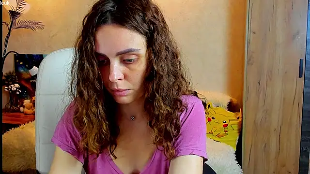 mia grantes online show from November 5, 2025, 7:50 pm