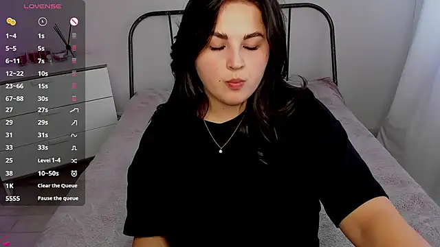Snapshot of Talla_a chatting on June 21, 2026, 12:00 pm Talla a online show from June 21, 2026, 12:00 pm