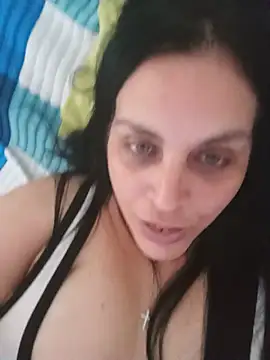 Snapshot of CRUELLAXX chatting on June 2, 2026, 6:41 pm CRUELLAXX online show from June 2, 2026, 6:41 pm