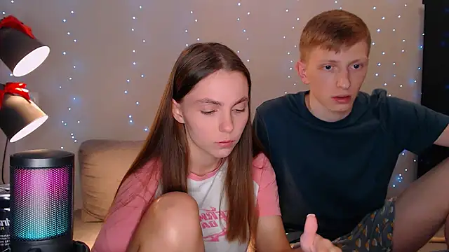 juliaanddima online show from February 16, 2025, 9:27 pm