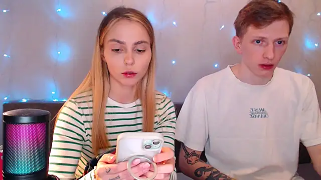 juliaanddima online show from October 11, 2025, 9:27 pm