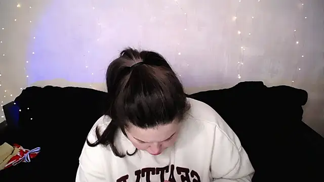 Snapshot of Emily_Mo chatting on March 1, 2026, 6:46 am Emily Mo online show from March 1, 2026, 6:46 am