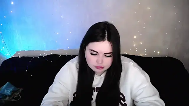 Snapshot of Emily_Mo chatting on March 3, 2026, 7:15 am Emily Mo online show from March 3, 2026, 7:15 am