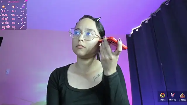 shantalc3rezo online show from December 4, 2025, 8:41 pm