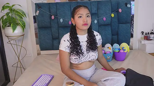 Anais aradia online show from April 1, 2026, 6:37 am