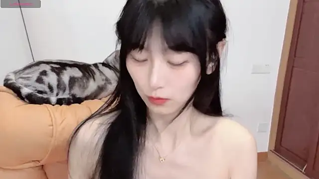 4uoki online show from October 19, 2025, 2:20 pm