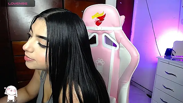eva six online show from December 10, 2024, 6:17 pm