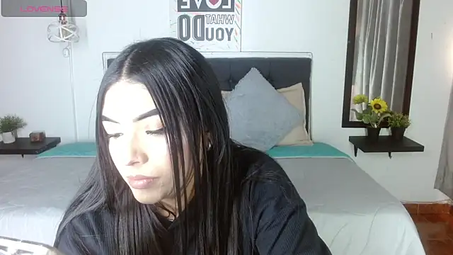 eva six online show from October 9, 2025, 6:08 pm