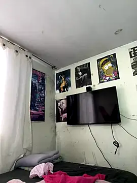 eva six online show from October 15, 2025, 3:20 pm