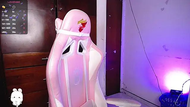 eva six online show from November 15, 2025, 1:31 am