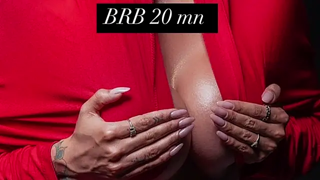 Snapshot of liah_v chatting on February 5, 2025, 9:07 pm liah v online show from February 5, 2025, 9:07 pm