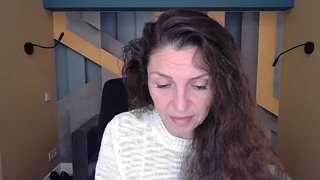 EllaLong online show from October 9, 2025, 11:44 am