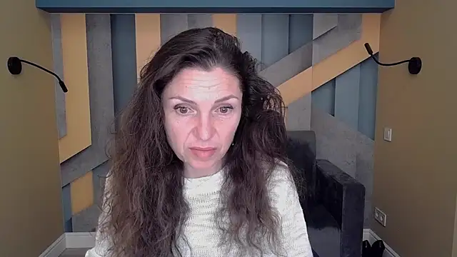 EllaLong online show from October 10, 2025, 11:33 am