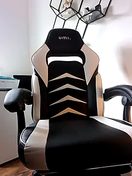 zazasHar online show from November 20, 2025, 11:55 am