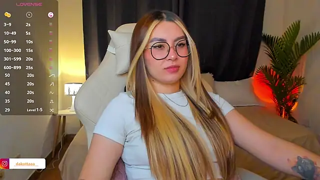dakottaa  online show from July 7, 2026, 12:13 am